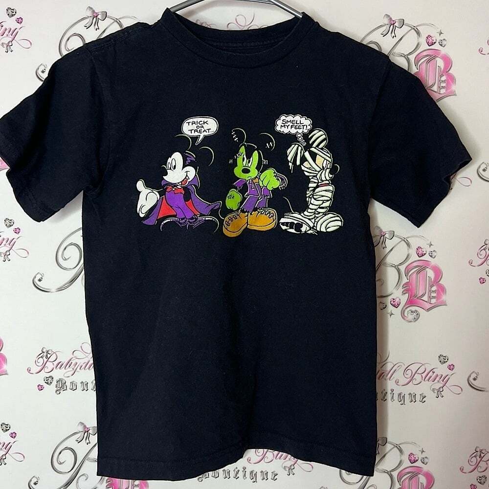 Disney tshirt Halloween trick or treat smell my feet Black Graphic T-Shirt fun